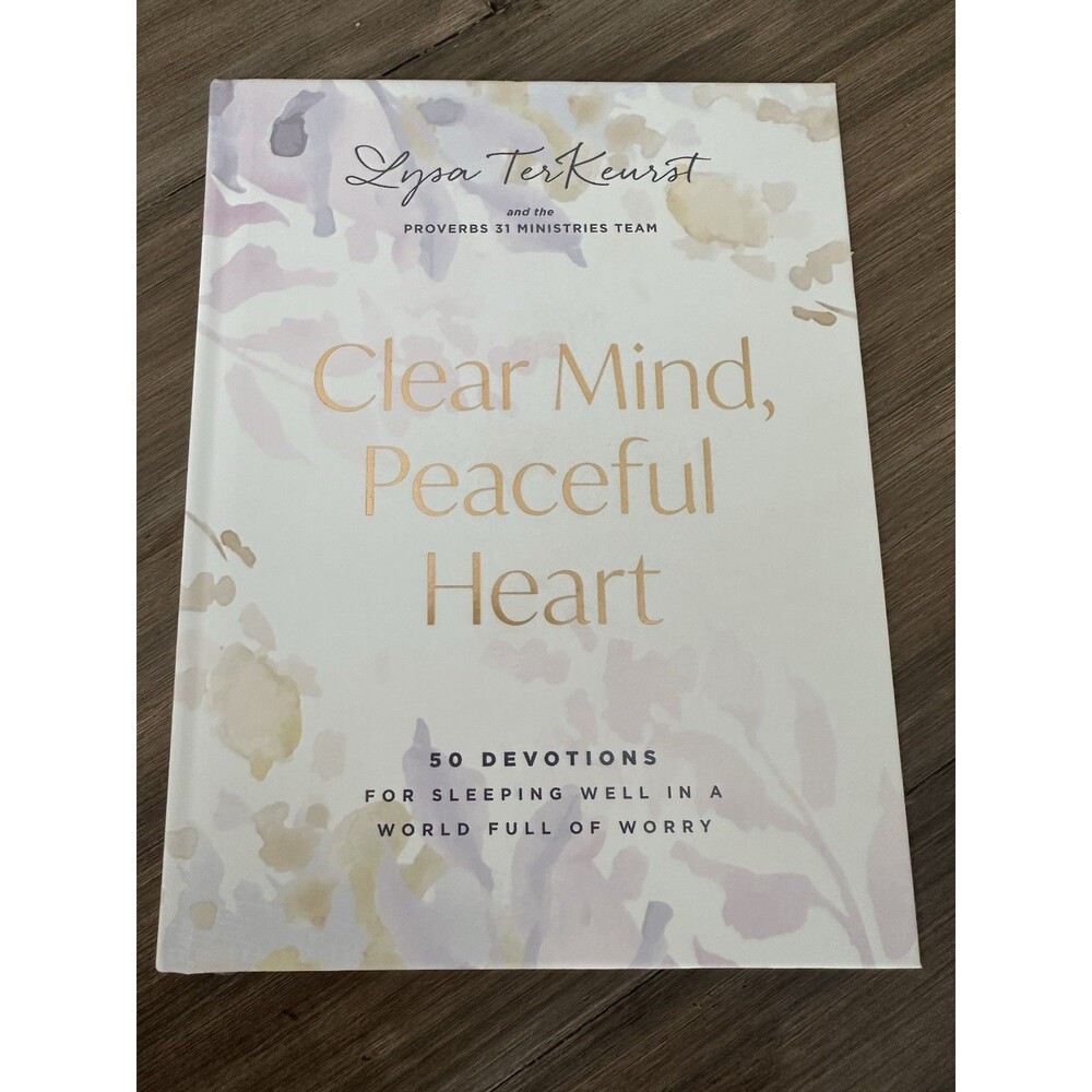 Clear Mind, Peaceful Heart: 50 Devotions for Sleeping Well in a World Full o...
